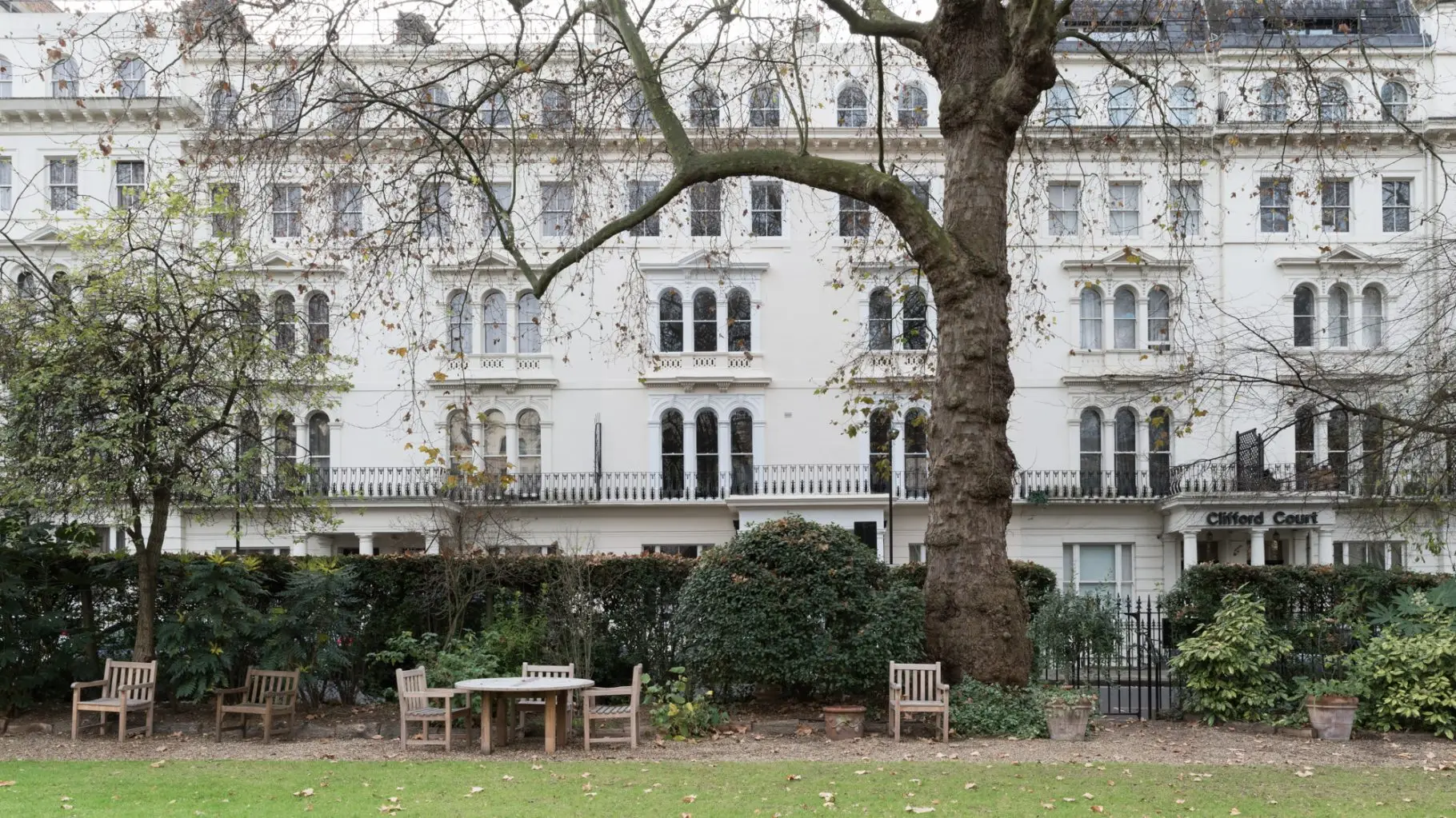 22 Kensington Gardens Square-Public Image#fce8d