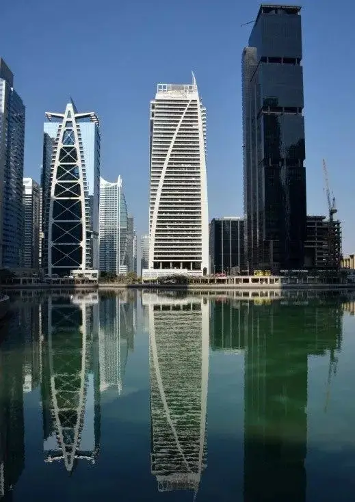 Dubai Arch Tower-Public Image#625bb