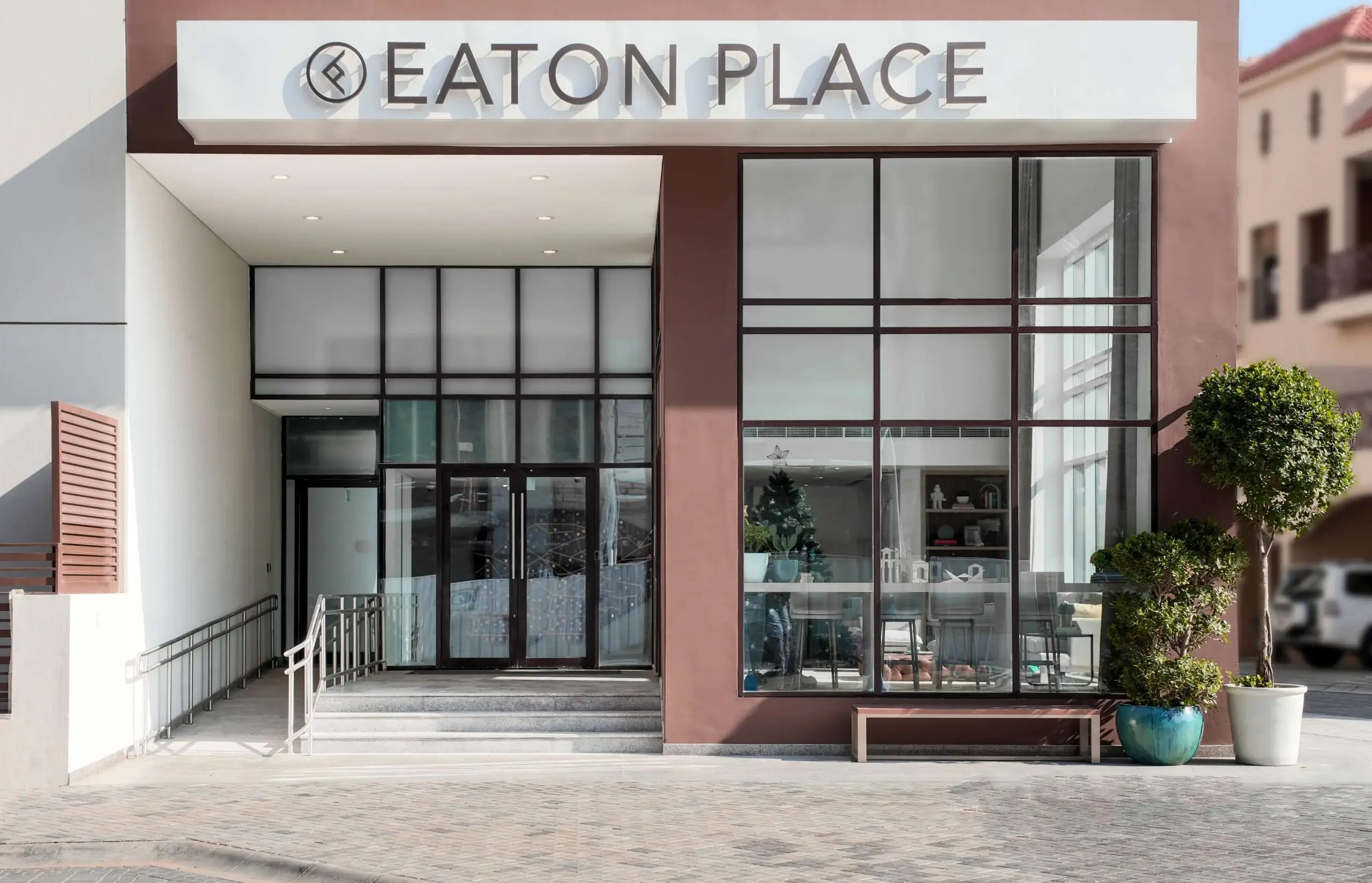 Eaton Place-Public Image#7414d