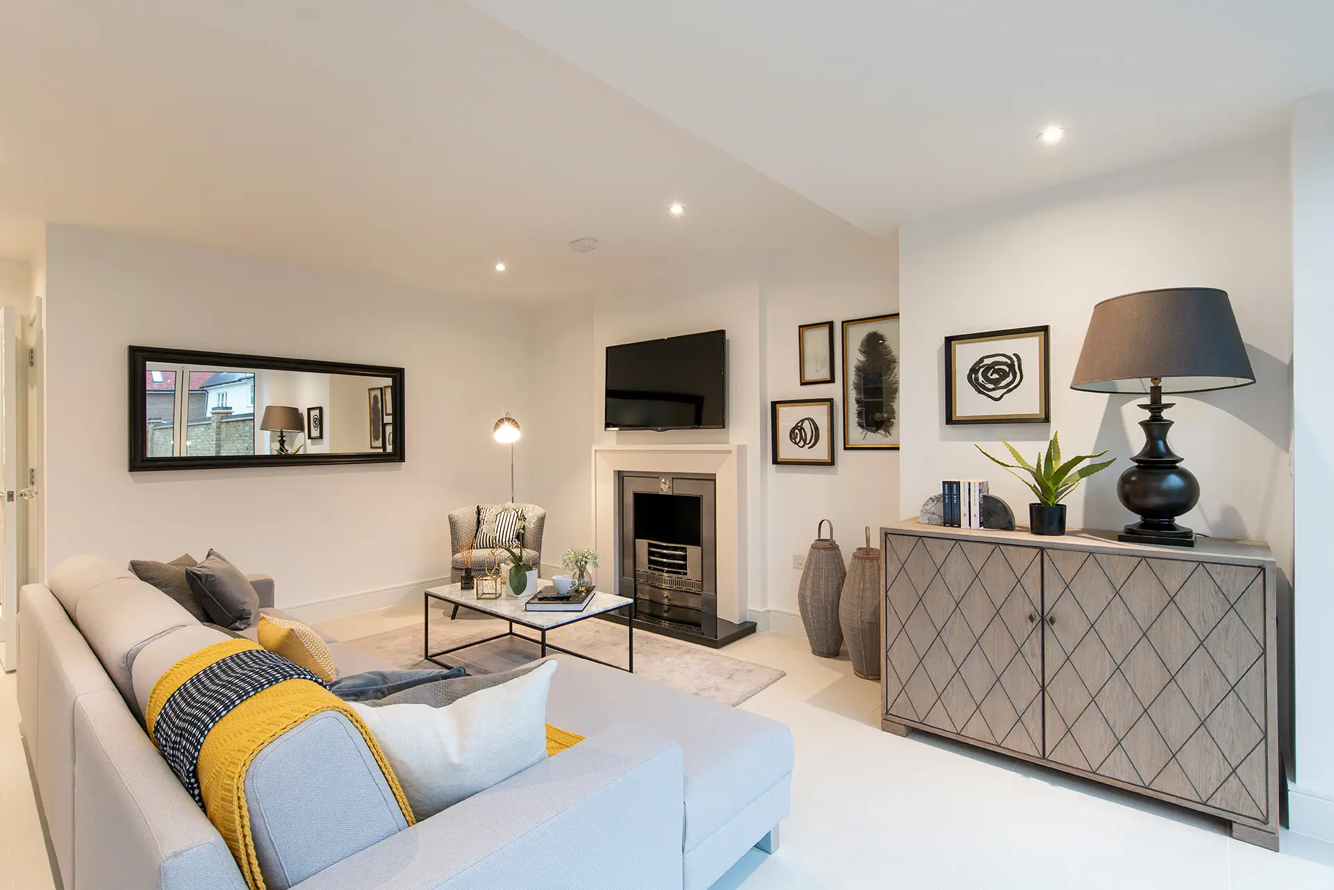 London Square Chigwell Village-Interior Image#f7168