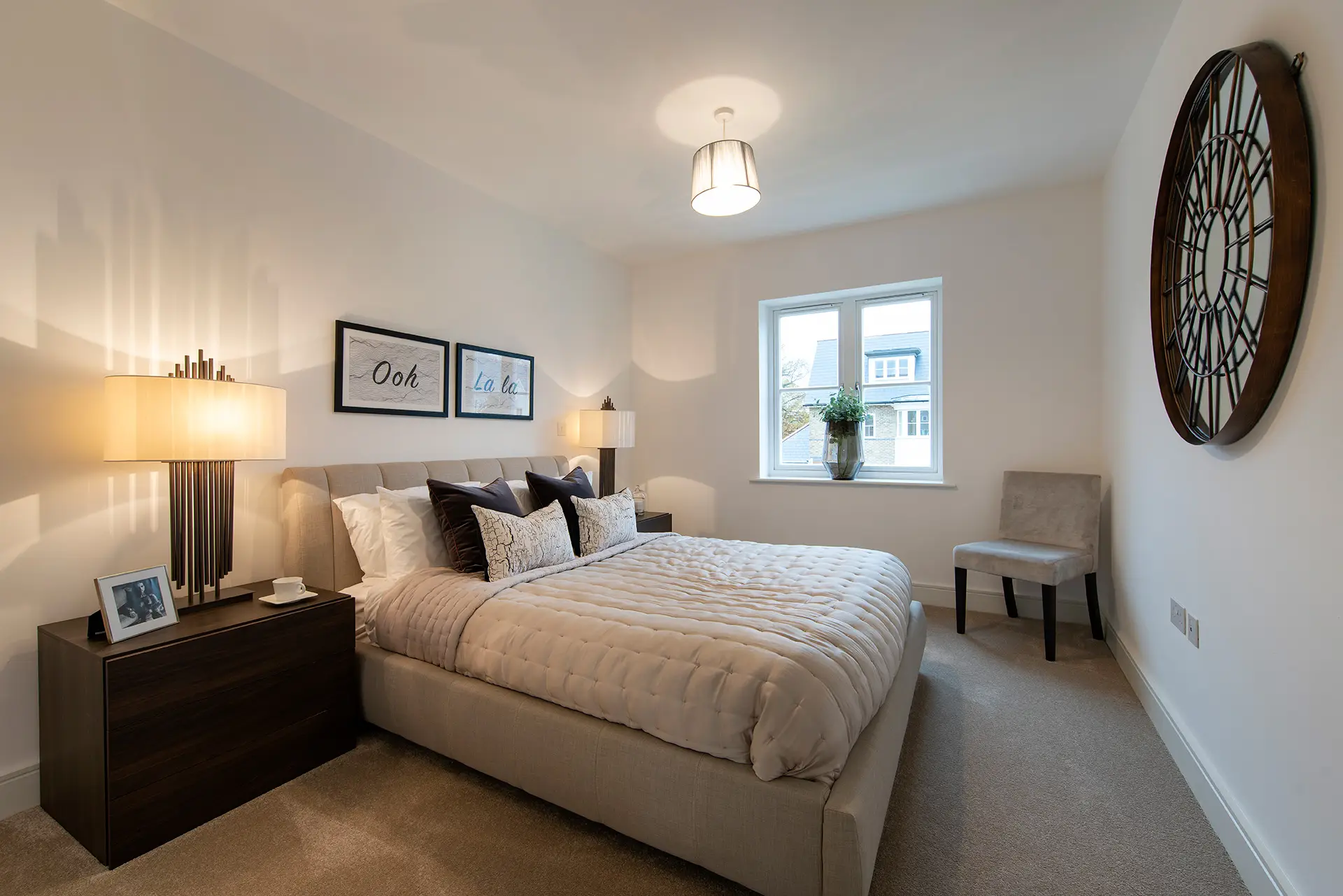 London Square Chigwell Village-Interior Image#77b3e