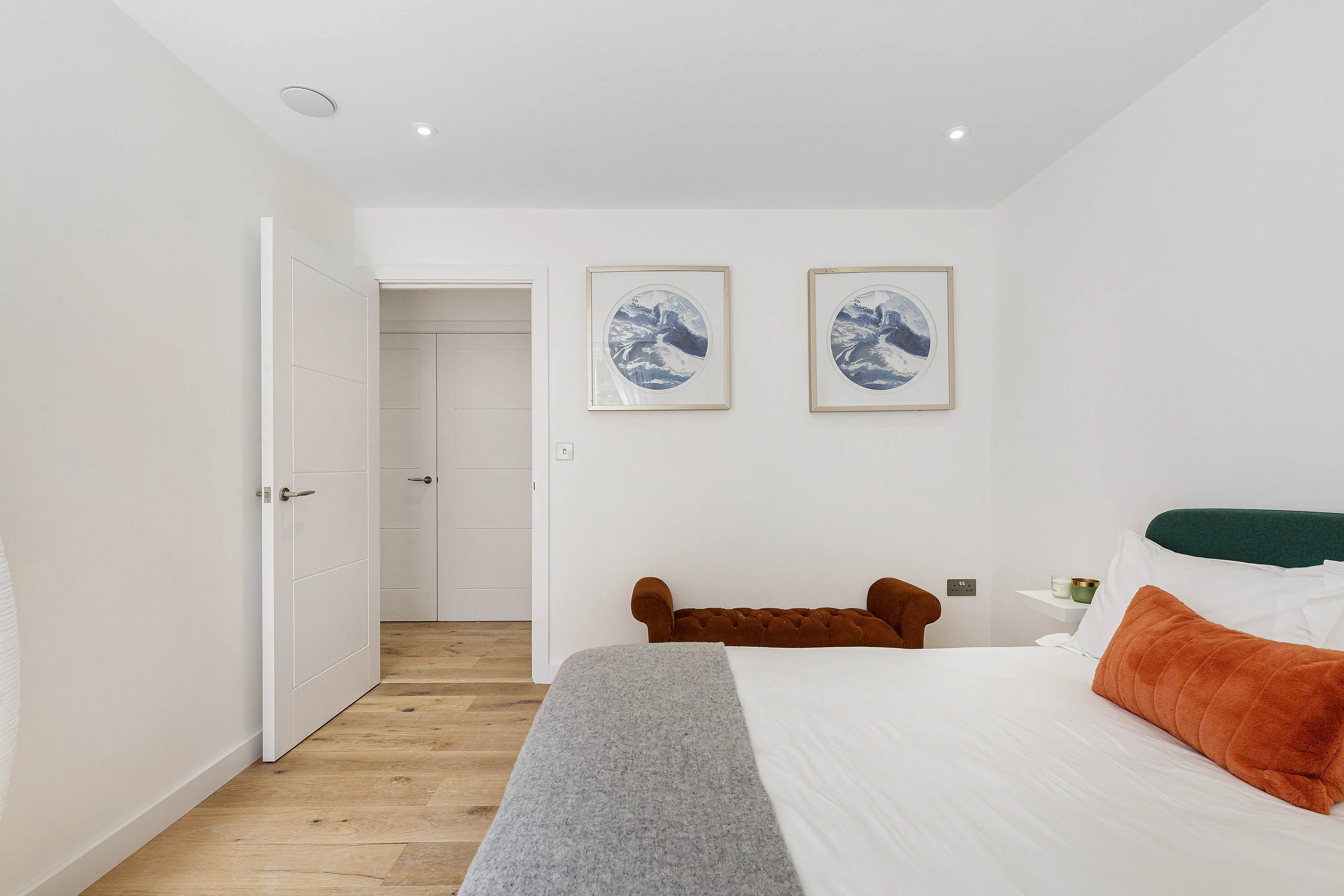 Thomas Hardy Mews Development-Interior Image#8d735