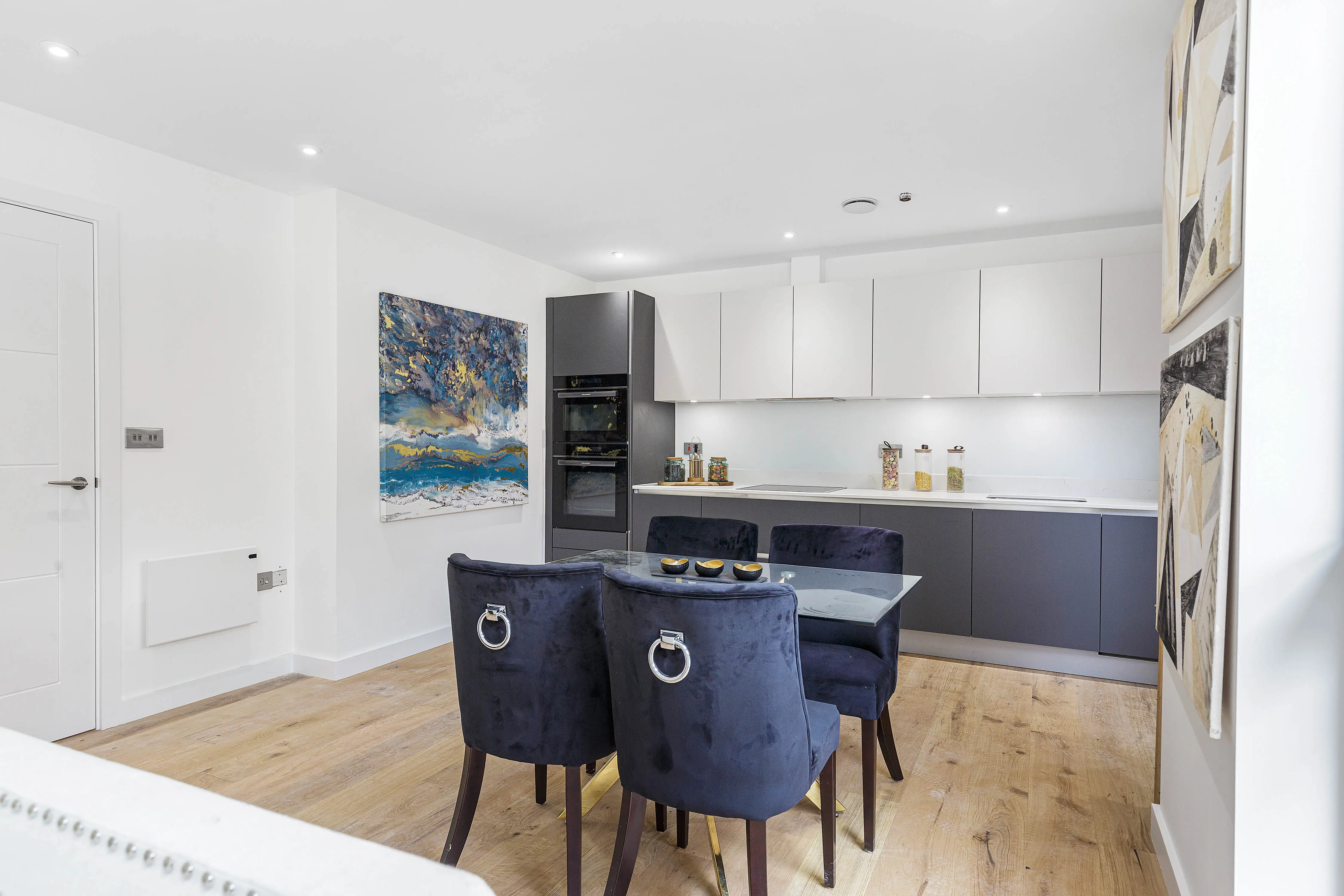 Thomas Hardy Mews Development-Interior Image#024ba