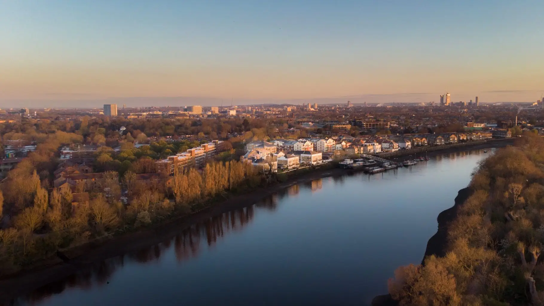 Windows on the River-Public Image#b52de